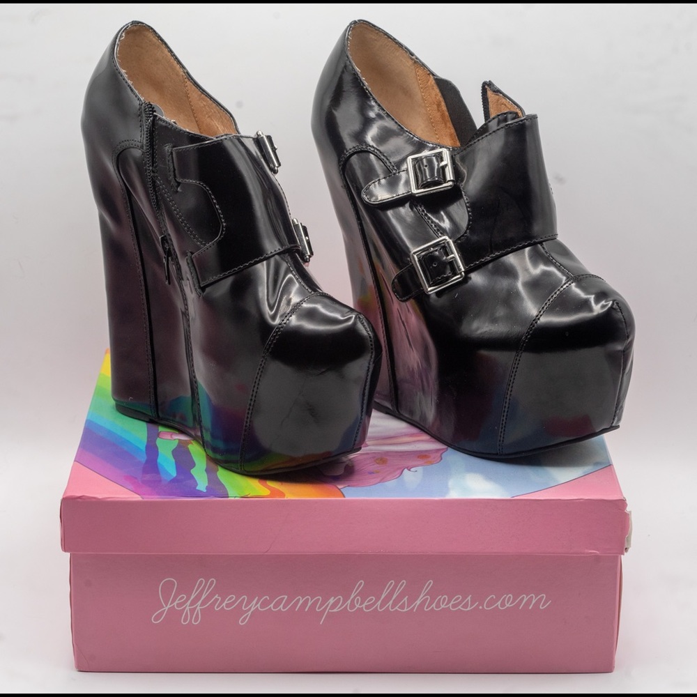 Jeffrey Campbell Mondo Black Patent Wedge Size 10